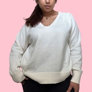 ✨ old navy v-neck sweater - white ✨